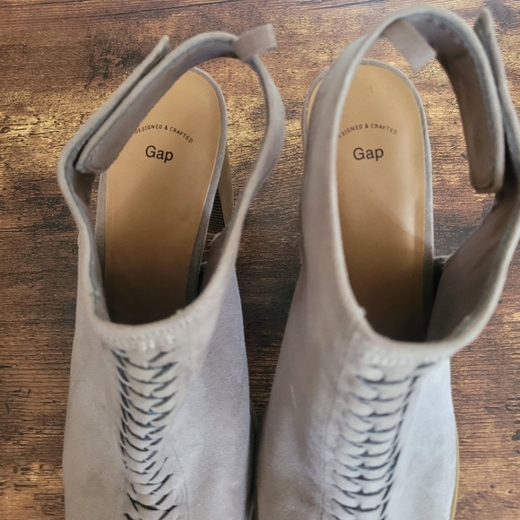 Gap size 10 Taupe braided peep toe heels - Picture 3 of 10